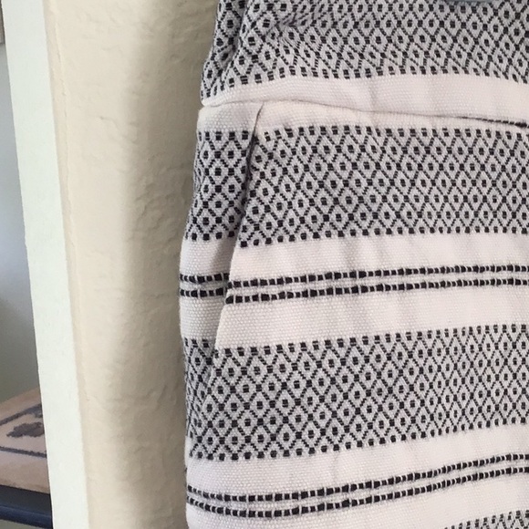 Ann Taylor LOFT The Riviera short diamond printed shorts - Picture 3 of 6